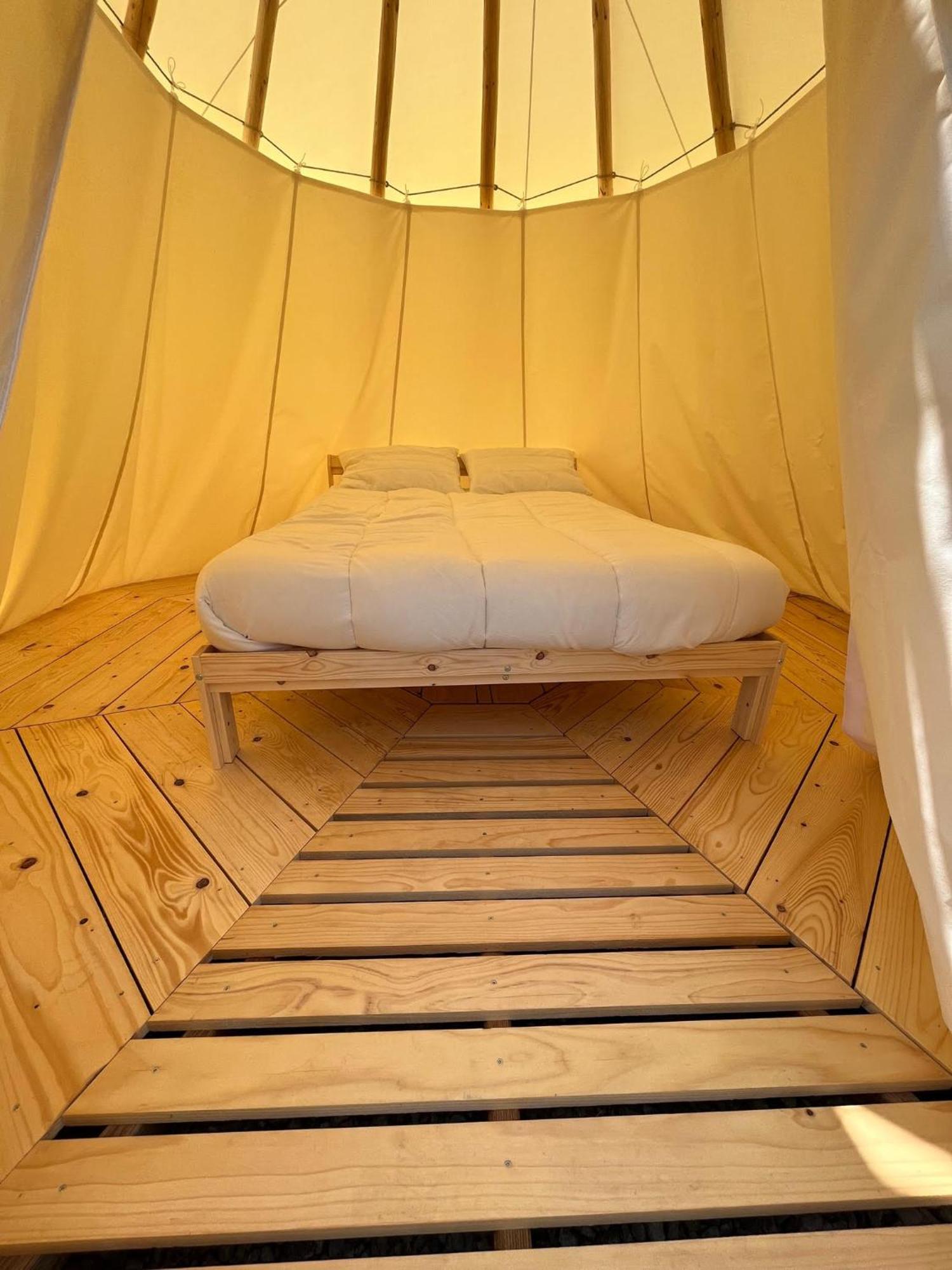 Les Logements Insolites De La Base Nautique Verneuil  エクステリア 写真