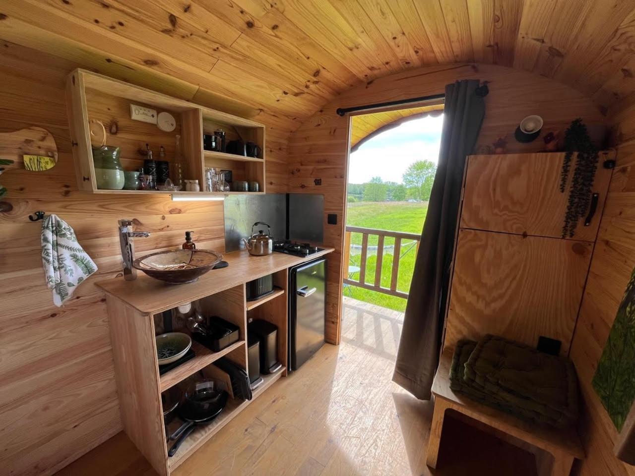 Les Logements Insolites De La Base Nautique Verneuil  エクステリア 写真