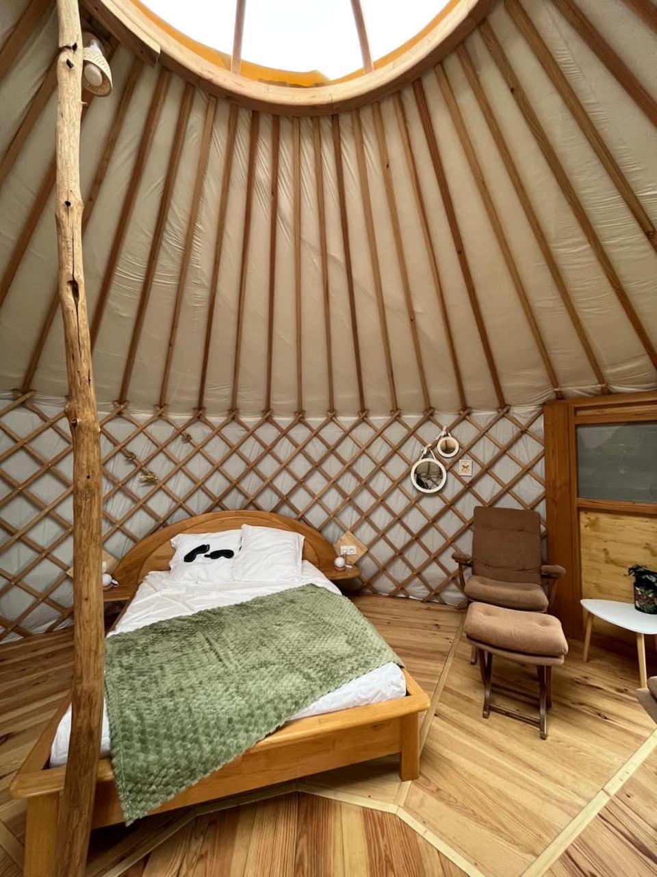 Les Logements Insolites De La Base Nautique Verneuil  エクステリア 写真