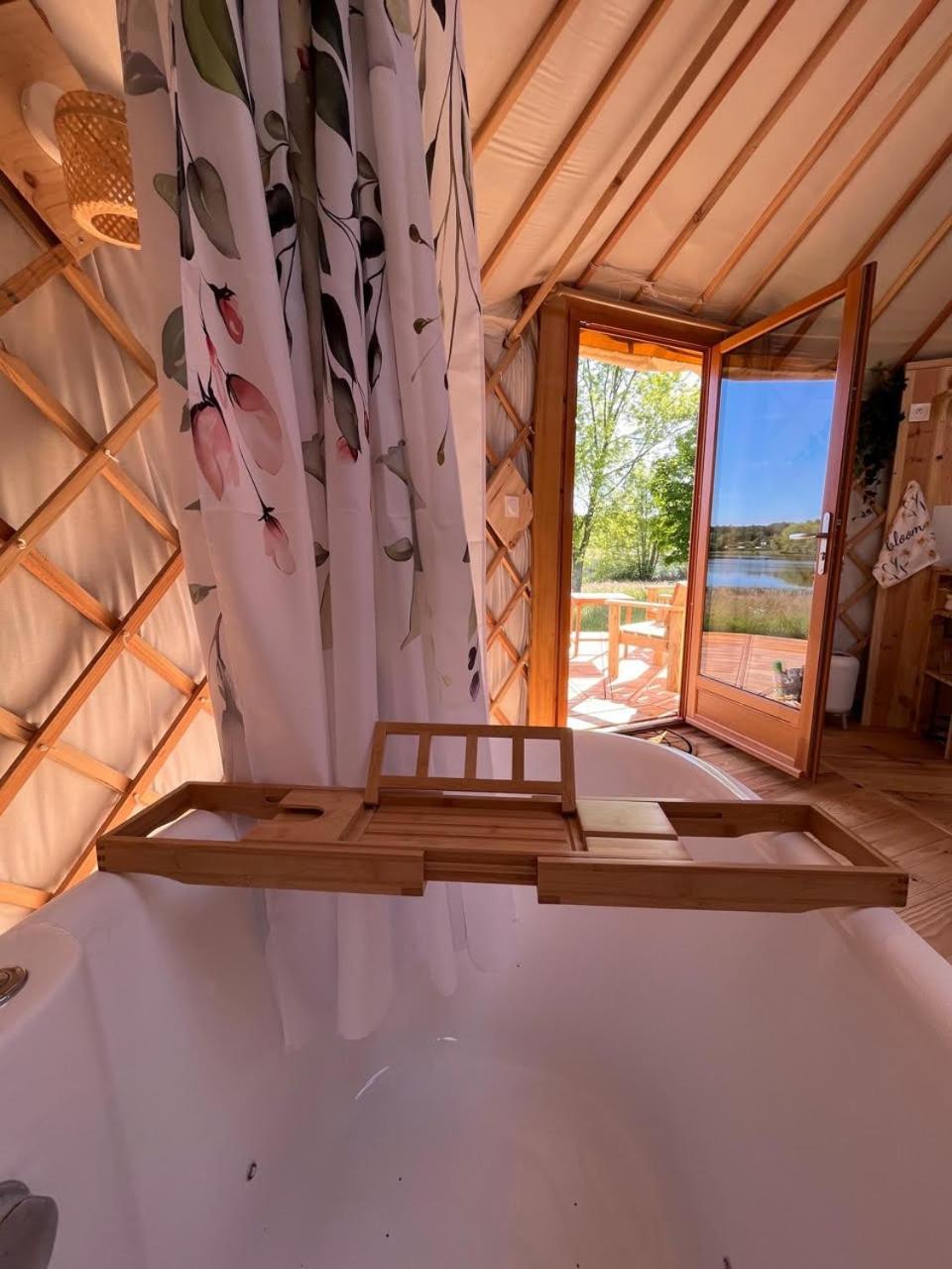 Les Logements Insolites De La Base Nautique Verneuil  エクステリア 写真
